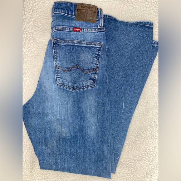 Wrangler Other - Wrangler Relaxed Bootcut Jeans 30x32